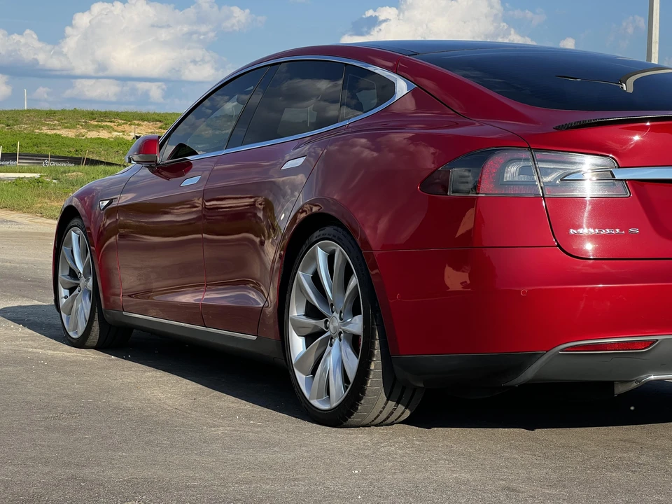 2016 Tesla Model S - Image 31 of 31