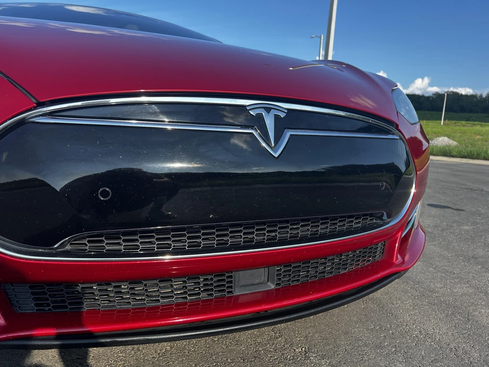 2016 Tesla Model S - Image 19 of 31