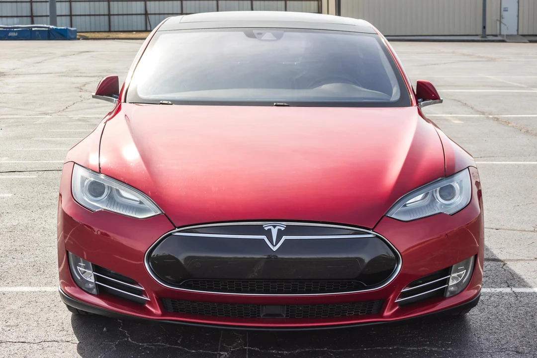 2016 Tesla Model S - Image 2 of 31