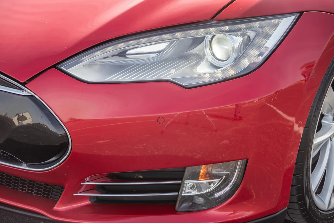 2016 Tesla Model S - Image 17 of 31