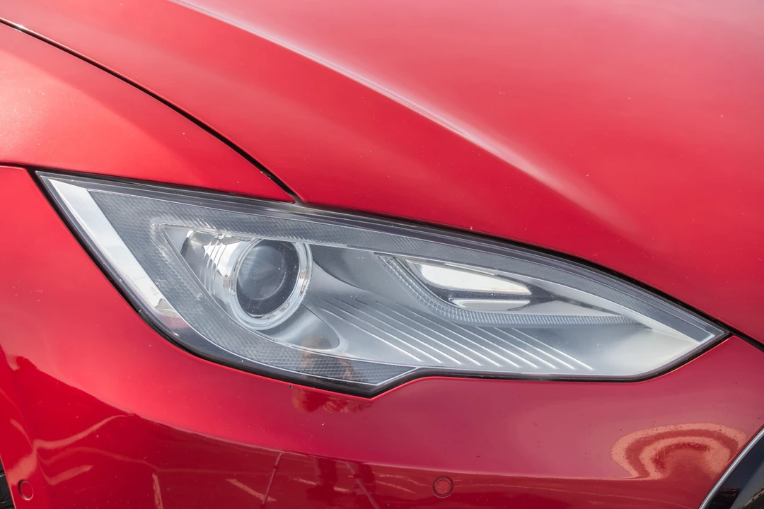 2016 Tesla Model S - Image 10 of 31