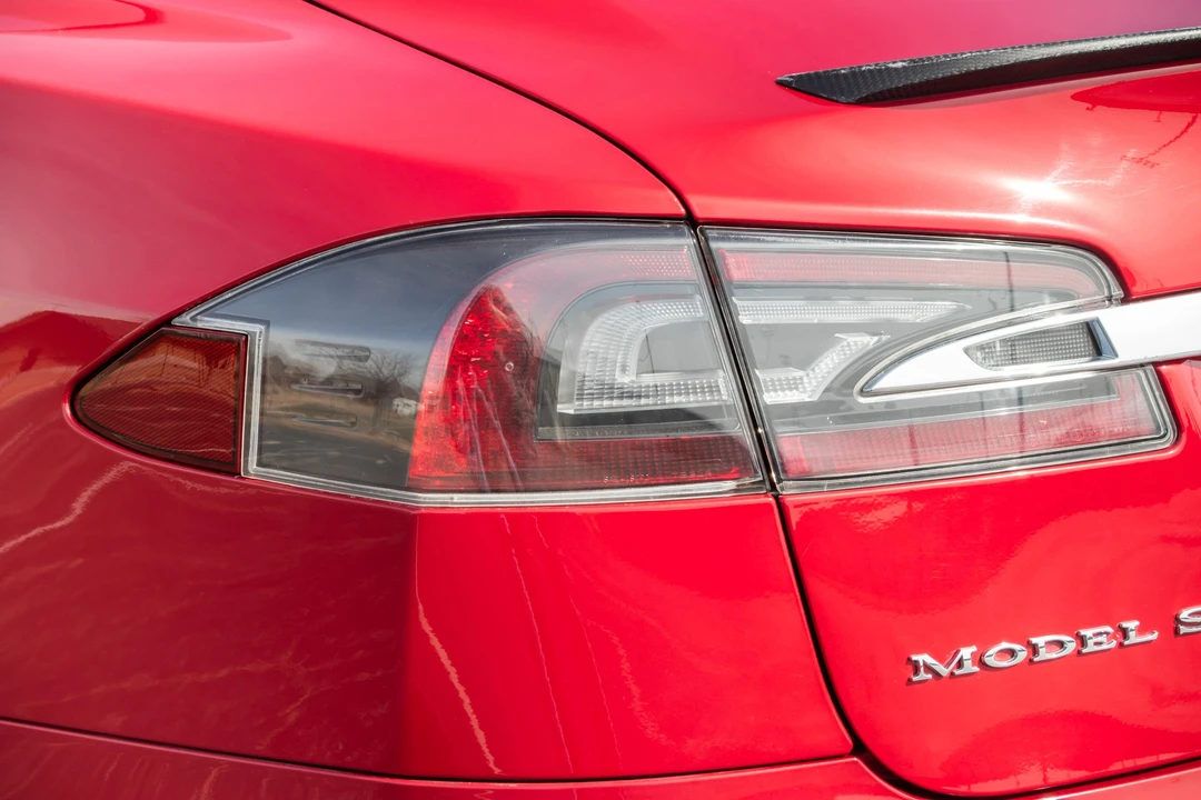 2016 Tesla Model S - Image 31 of 31