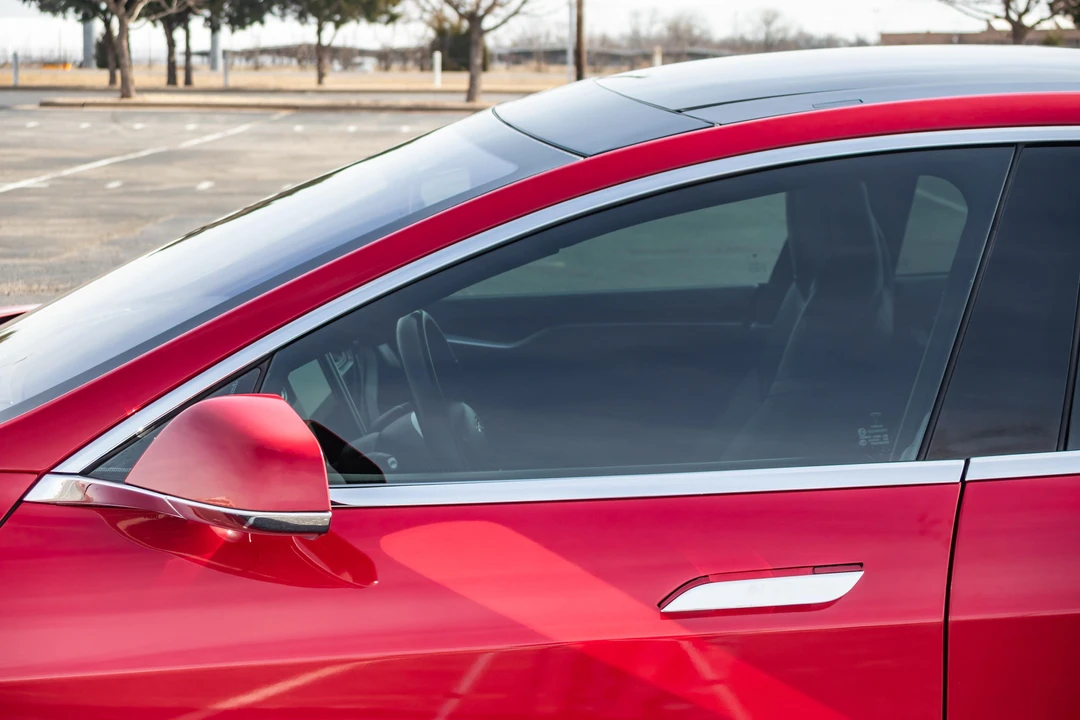 2016 Tesla Model S - Image 26 of 31