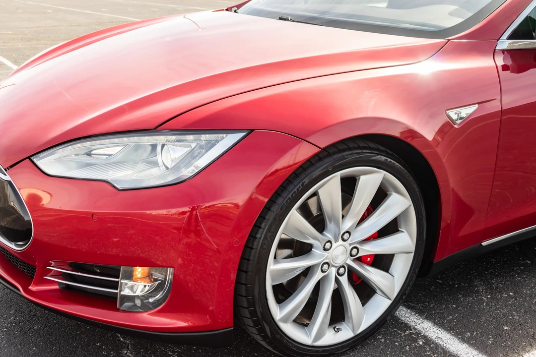 2016 Tesla Model S - Image 16 of 31