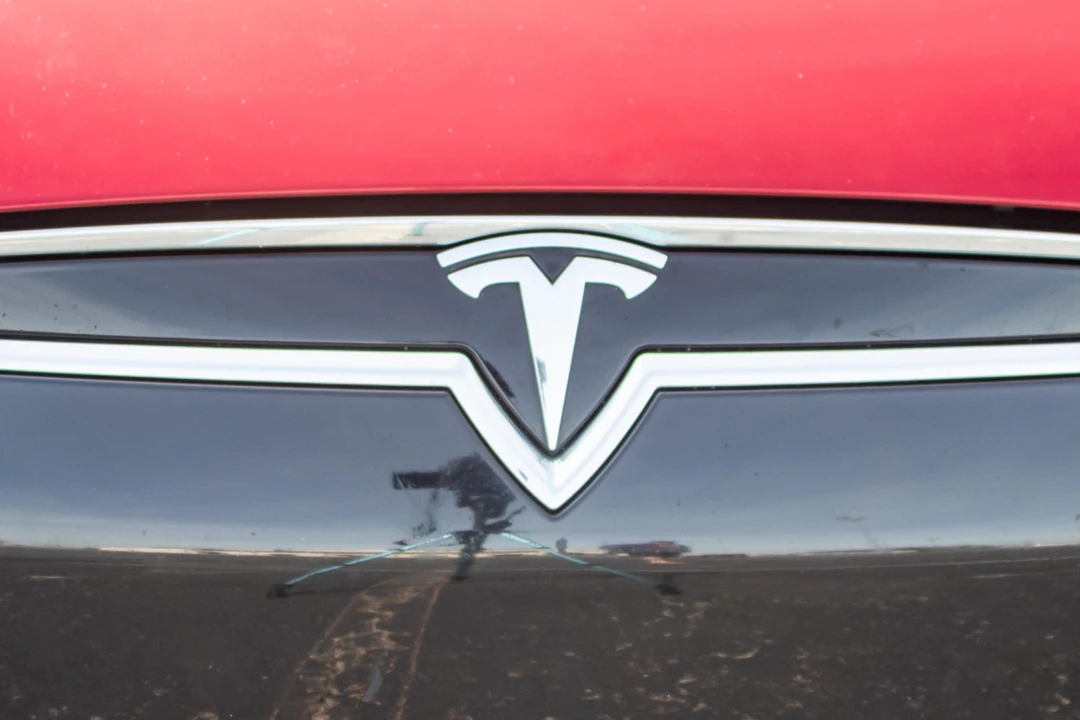 2016 Tesla Model S - Image 15 of 31
