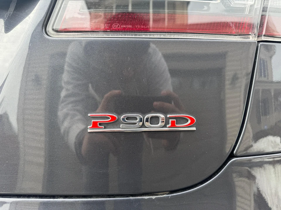 2016 Tesla Model S - Image 16 of 31