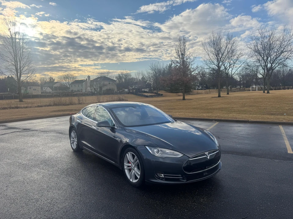 2016 Tesla Model S - Image 12 of 31