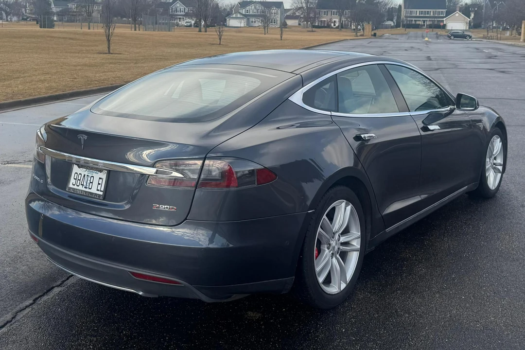2016 Tesla Model S - Image 4 of 31