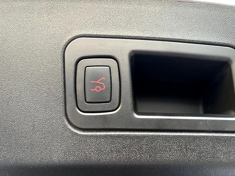 2016 Tesla Model S - Image 17 of 21