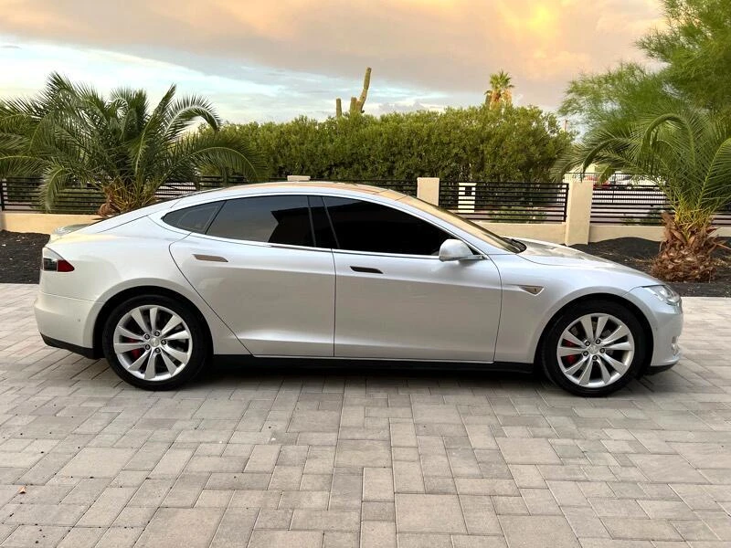 2016 Tesla Model S - Image 8 of 21