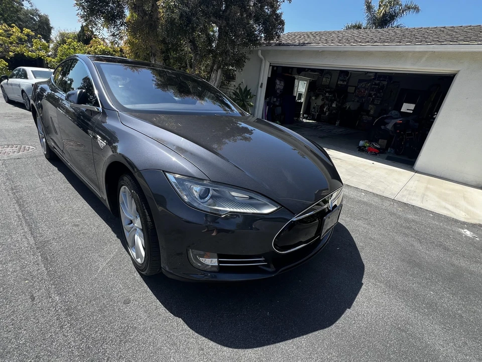 2016 Tesla Model S - Image 15 of 31
