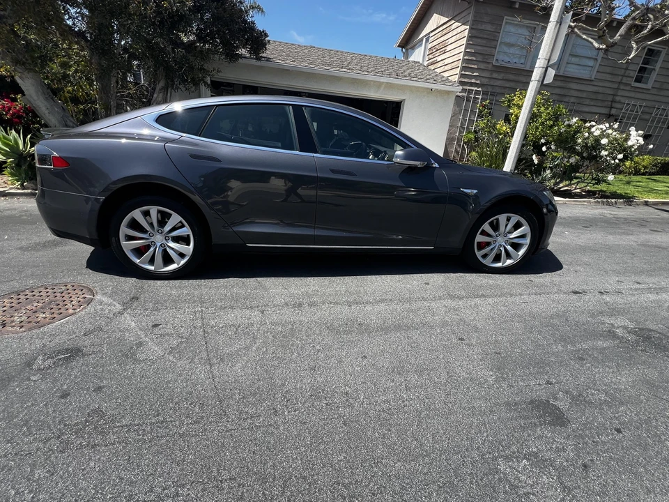2016 Tesla Model S - Image 12 of 31