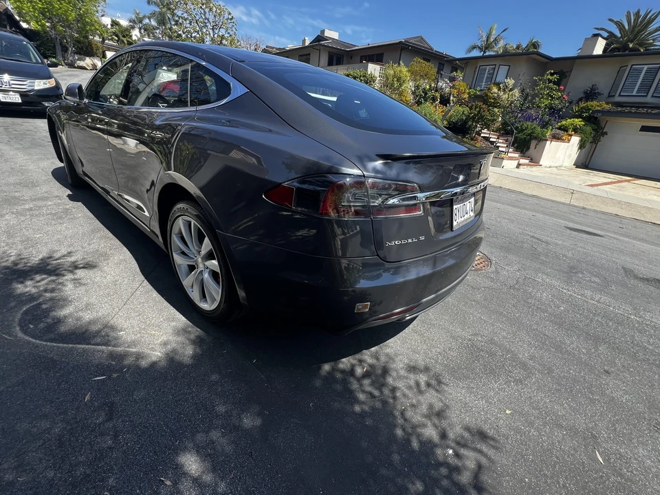 2016 Tesla Model S - Image 7 of 31
