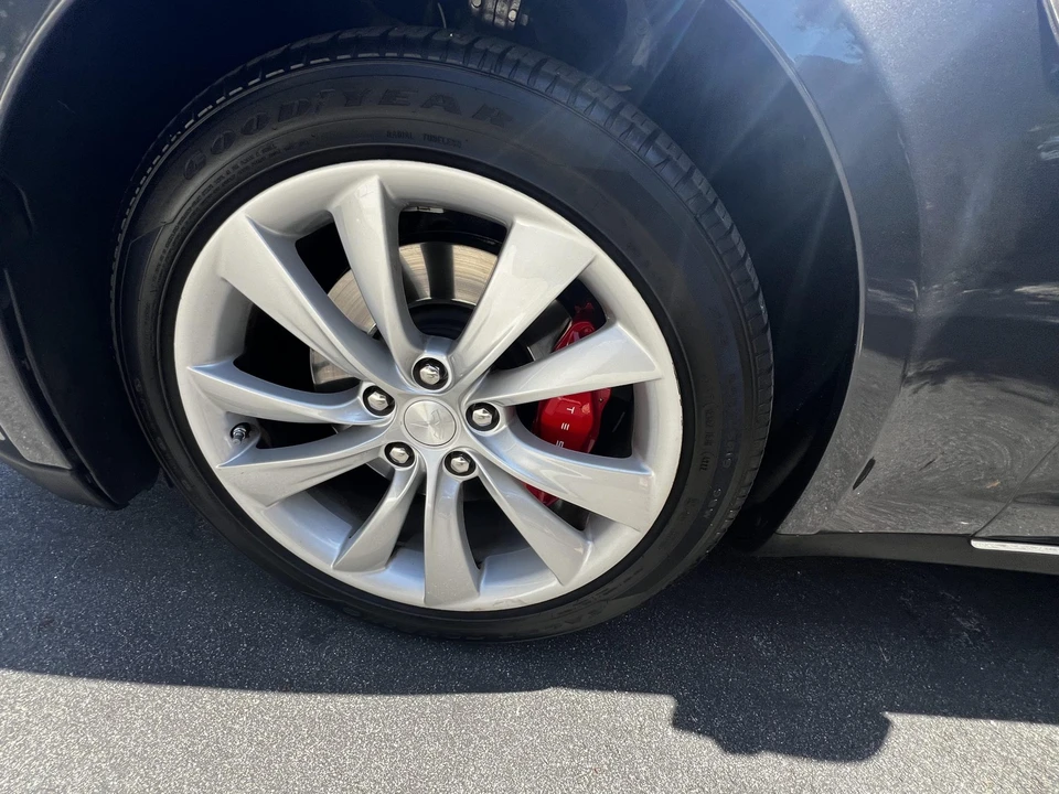2016 Tesla Model S - Image 26 of 31