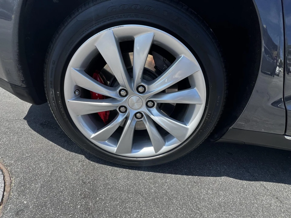 2016 Tesla Model S - Image 28 of 31