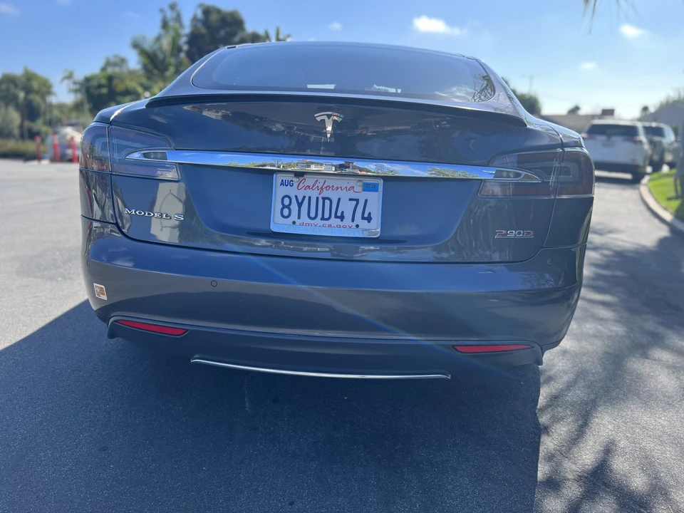 2016 Tesla Model S - Image 18 of 31
