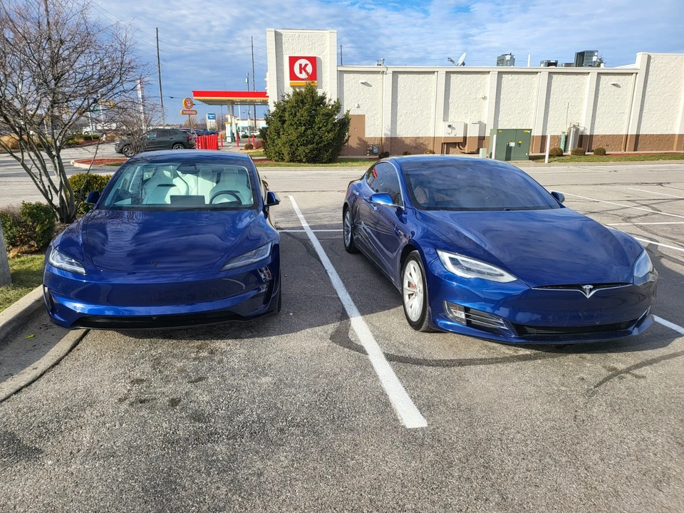 2016 Tesla Model S - Image 11 of 20