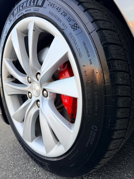 2016 Tesla Model S - Image 9 of 21