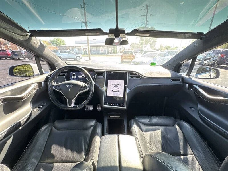 2016 Tesla Model X - Image 10 of 17