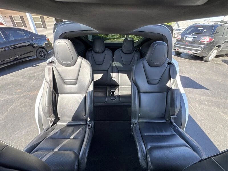 2016 Tesla Model X - Image 11 of 17