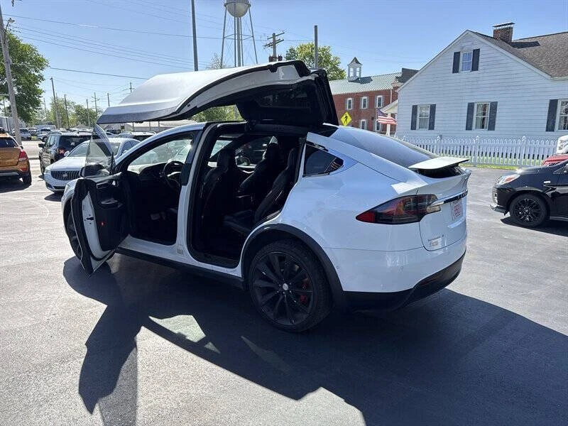 2016 Tesla Model X - Image 14 of 17