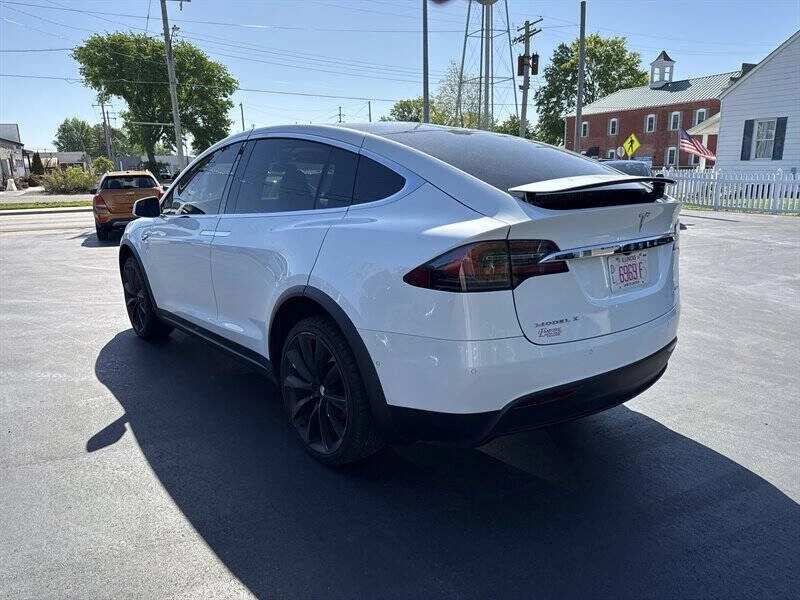 2016 Tesla Model X - Image 5 of 17
