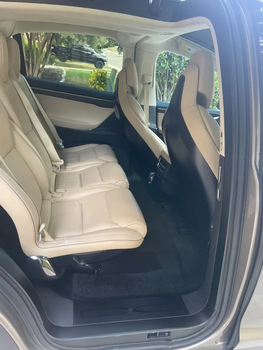 2016 Tesla Model X - Image 18 of 19
