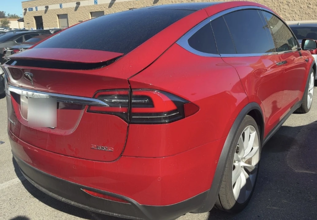 2016 Tesla Model X - Image 2 of 5