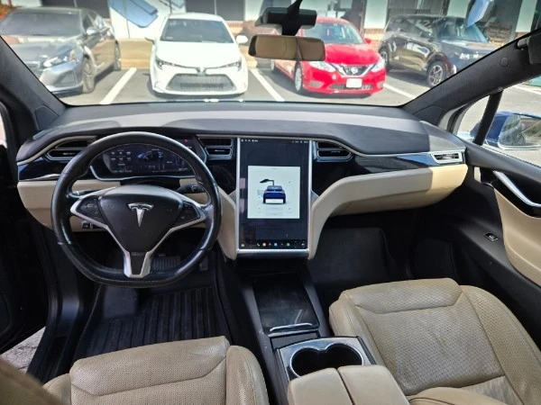 2016 Tesla Model X - Image 10 of 19