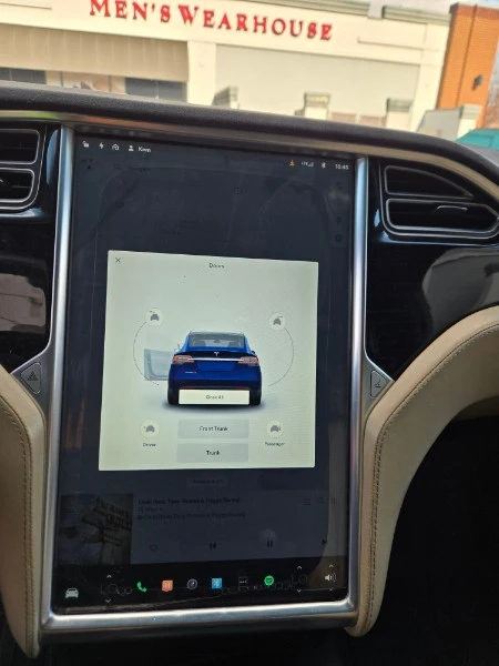 2016 Tesla Model X - Image 12 of 19