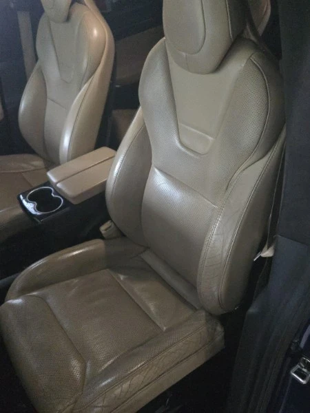 2016 Tesla Model X - Image 18 of 19