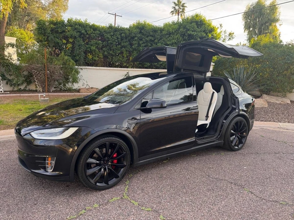 2016 Tesla Model X - Image 3 of 17