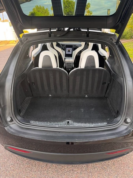 2016 Tesla Model X - Image 11 of 17