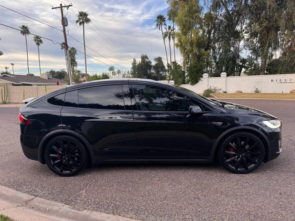 2016 Tesla Model X - Image 8 of 17