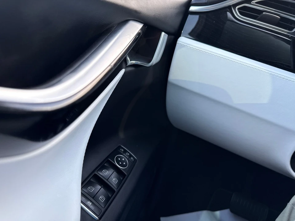 2016 Tesla Model X - Image 18 of 20
