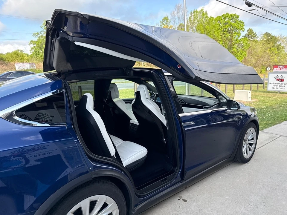 2016 Tesla Model X - Image 12 of 20