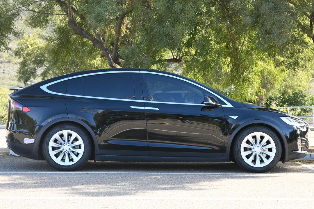 2016 Tesla Model X - Image 13 of 21