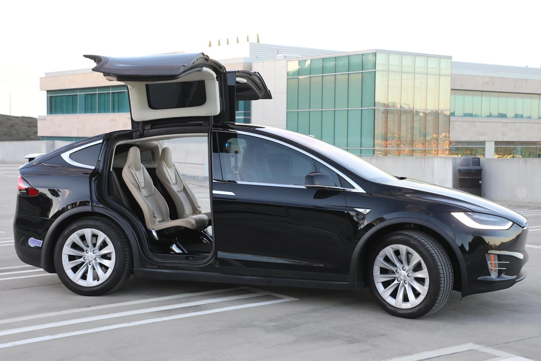 2016 Tesla Model X - Image 3 of 21