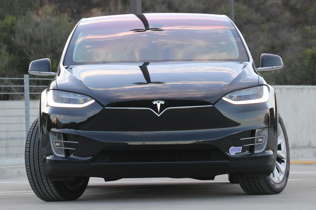 2016 Tesla Model X - Image 2 of 21