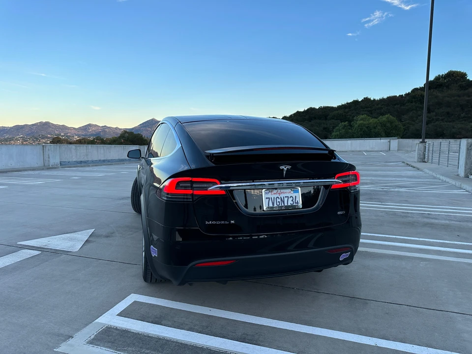 2016 Tesla Model X - Image 8 of 21