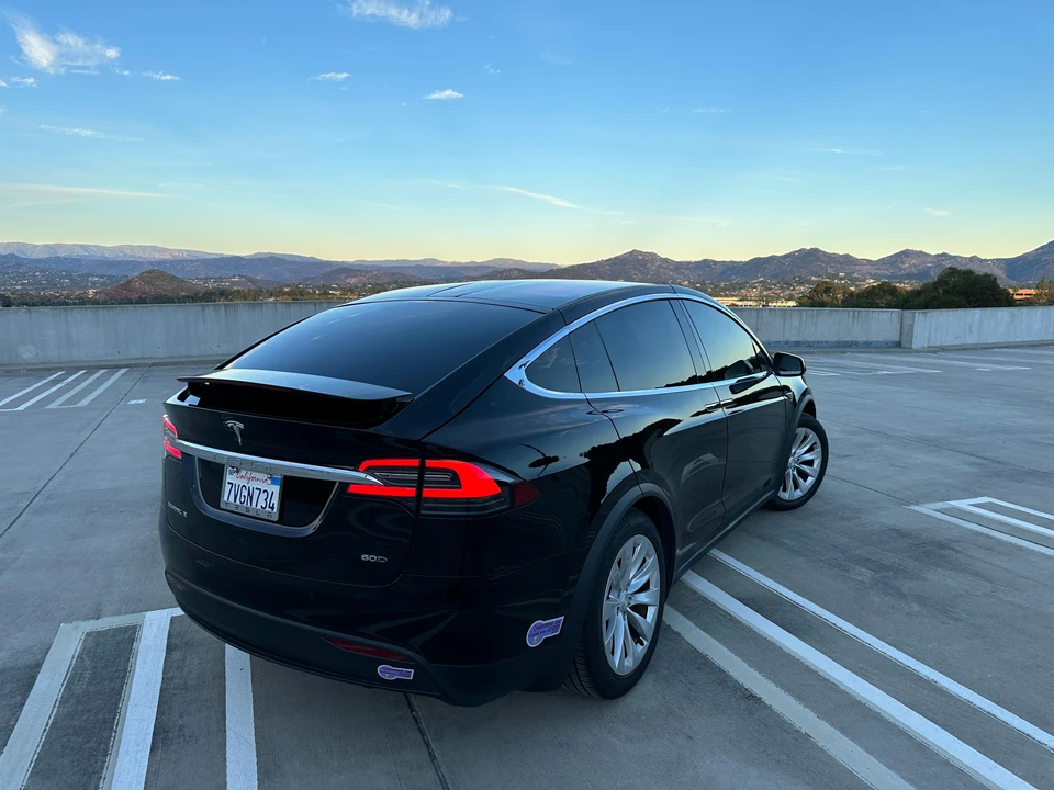 2016 Tesla Model X - Image 11 of 21