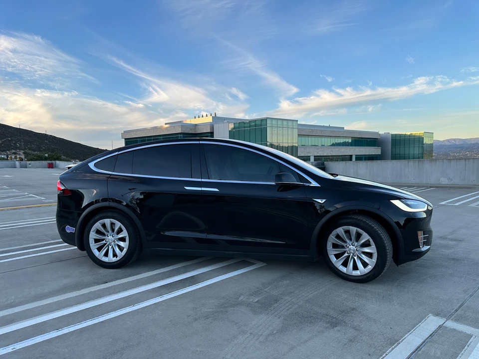 2016 Tesla Model X - Image 14 of 21