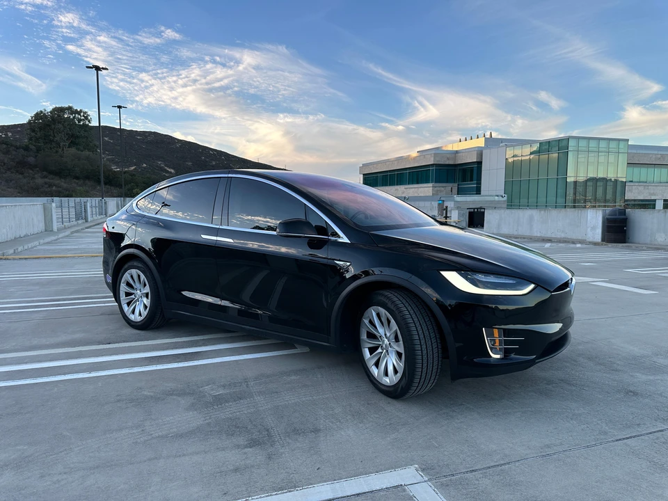 2016 Tesla Model X - Image 15 of 21