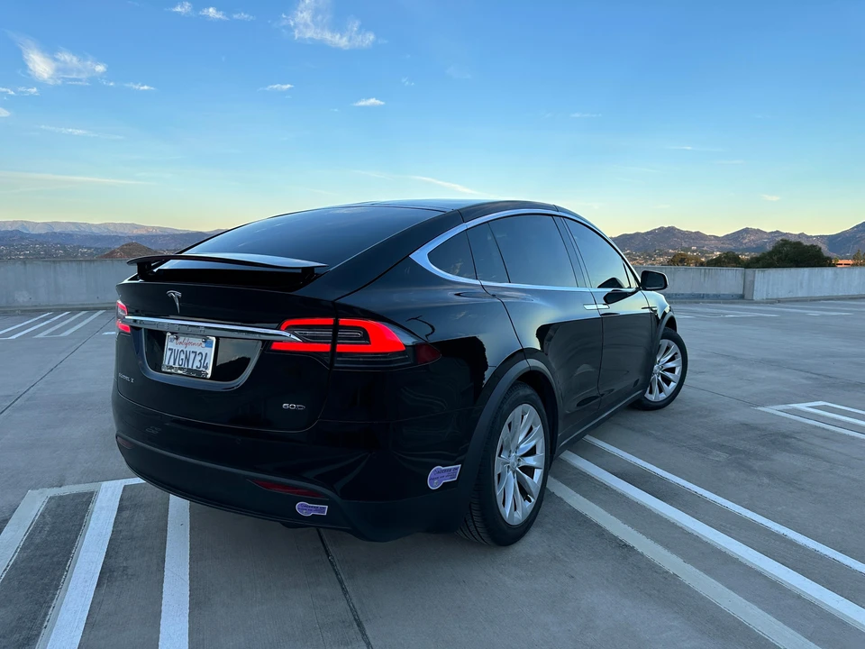 2016 Tesla Model X - Image 10 of 21