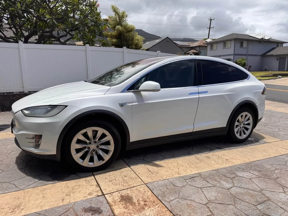 2016 Tesla Model X - Image 5 of 18
