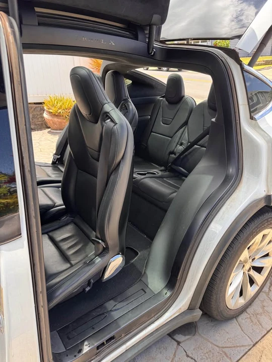 2016 Tesla Model X - Image 11 of 18
