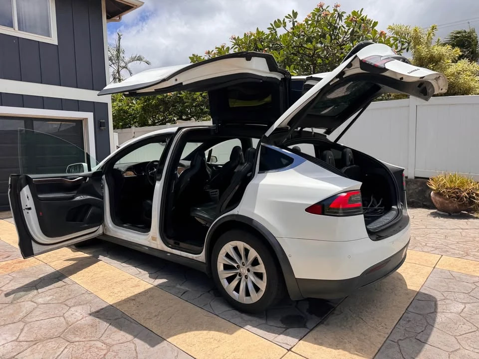 2016 Tesla Model X - Image 18 of 18