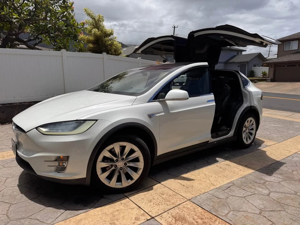 2016 Tesla Model X - Image 16 of 18