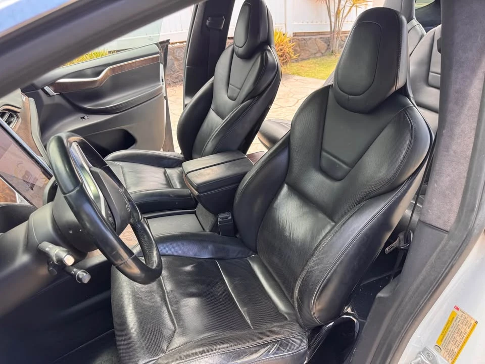 2016 Tesla Model X - Image 9 of 18