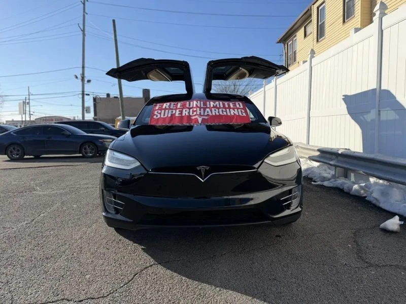2016 Tesla Model X - Image 2 of 12